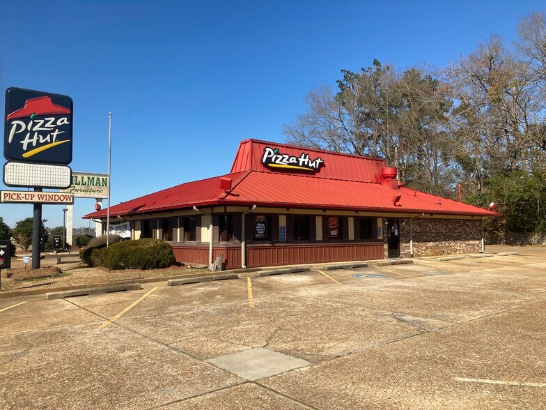 201 Pinola Dr SW, Magee, MS 39111