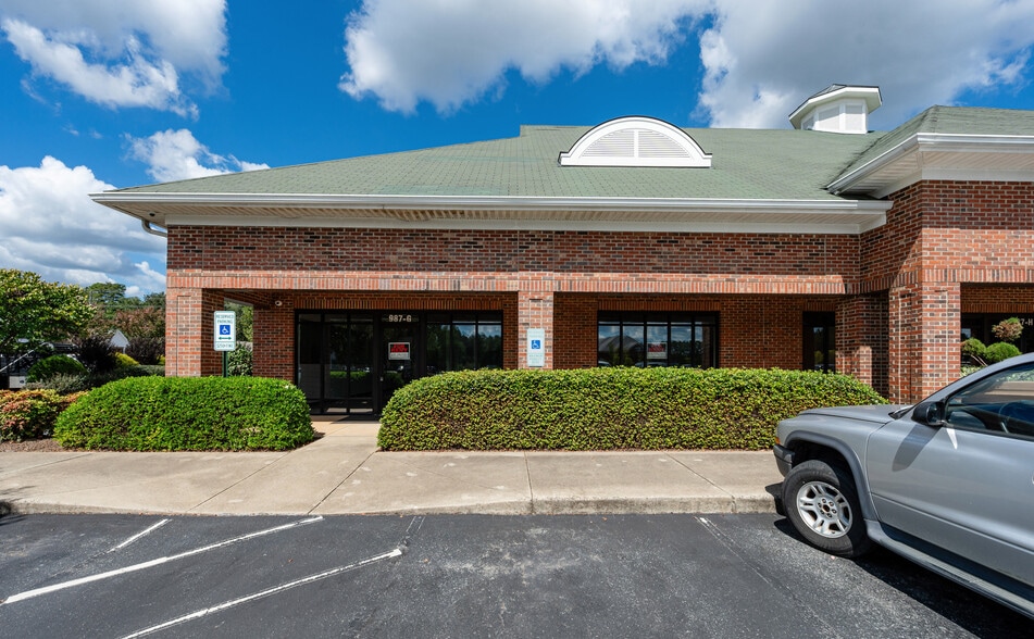 987 East St, Pittsboro, NC for lease - Building Photo - Image 3 of 8