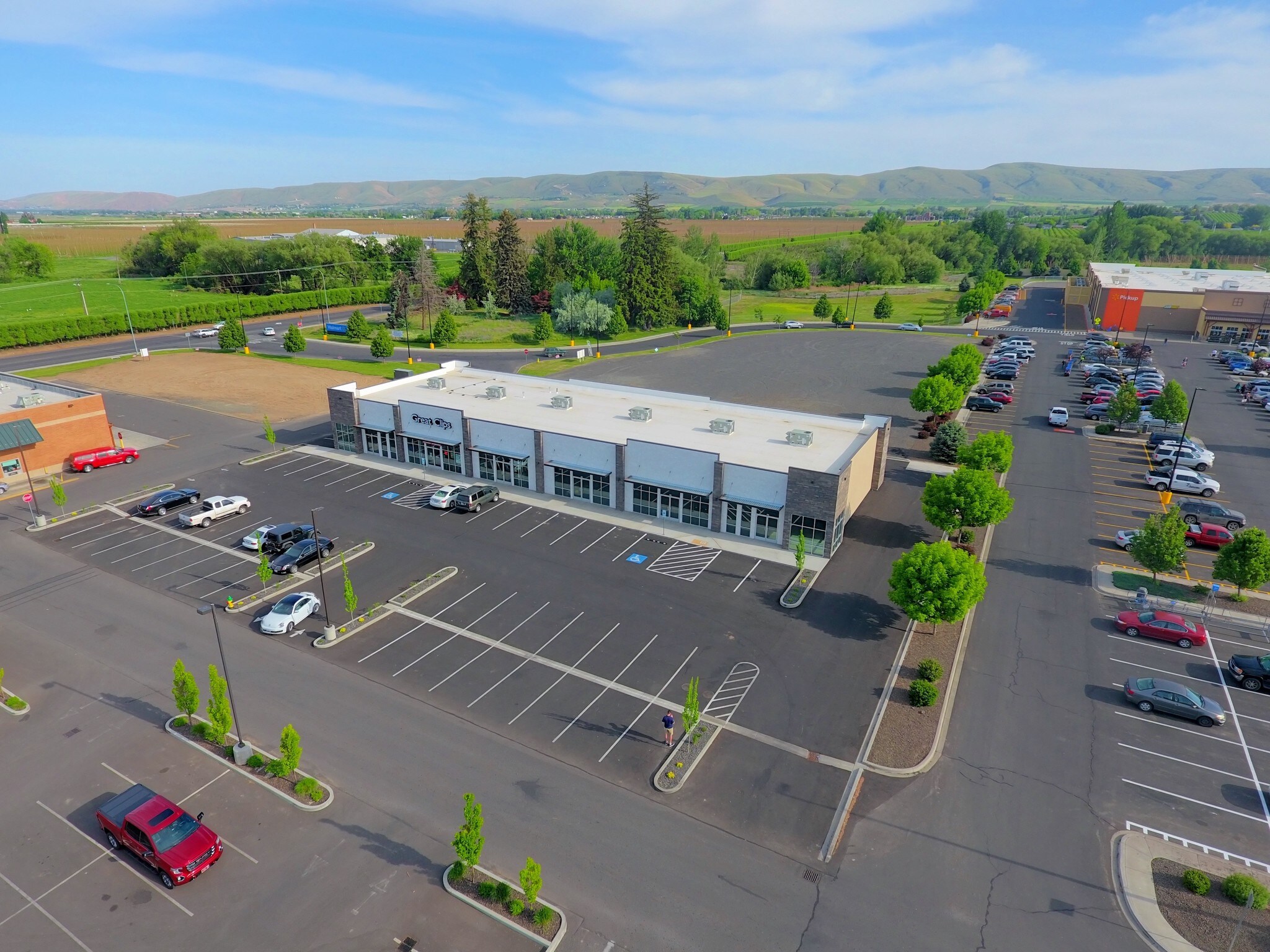 6530 W Nob Hill Blvd, Yakima, WA 98908 Nob Hill Square Retail