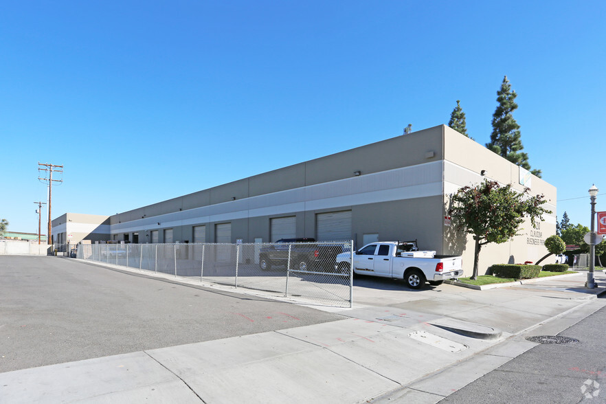 520 S Claudina St, Anaheim, CA for lease - Building Photo - Image 2 of 10