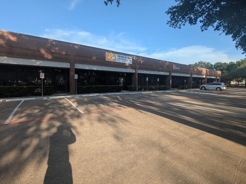 4100-4108 Amon Carter Blvd, Fort Worth, TX for lease - Building Photo - Image 3 of 11