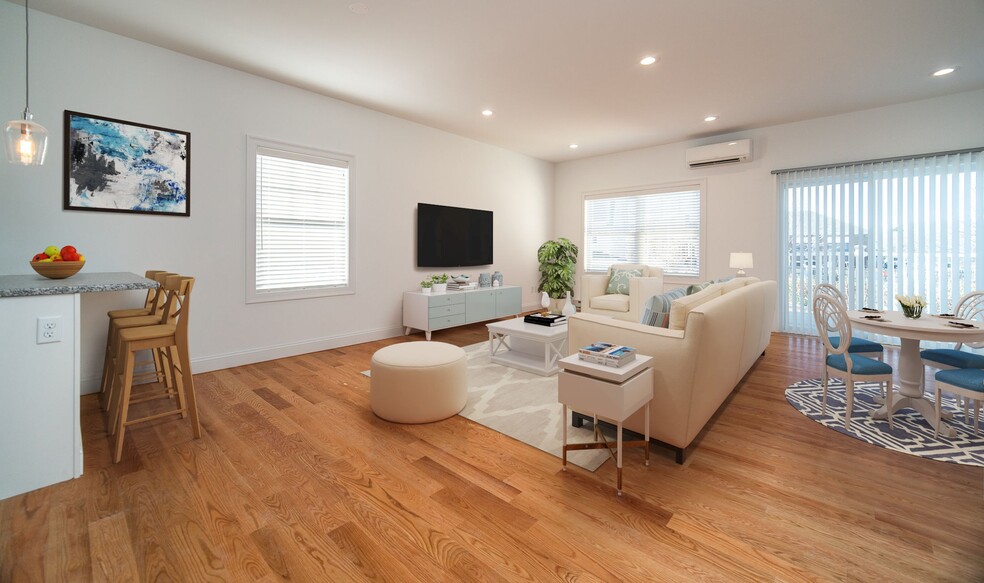 10 Fort Hill Rd, Groton, CT for sale - Interior Photo - Image 3 of 15