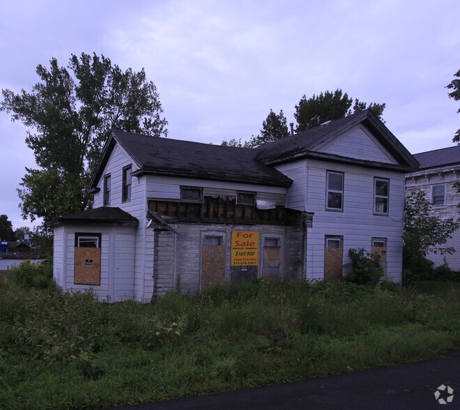 5451 St, Brewerton, NY 13029