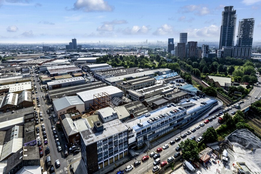 21-23 Park Royal Rd, London for lease - Building Photo - Image 2 of 18