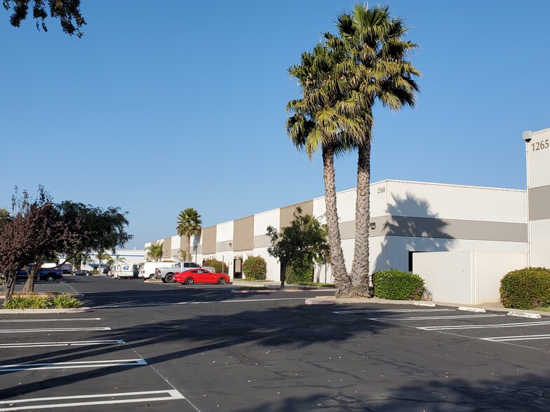 2360 Thompson Way, Santa Maria, CA for lease - Building Photo - Image 1 of 4