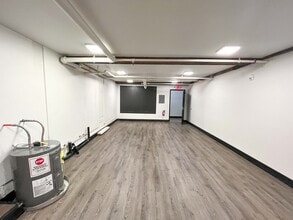 249 Liberty St NE, Salem, OR for lease Interior Photo- Image 2 of 10