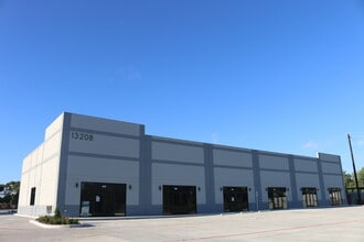 1320 Almeda Genoa Rd, Houston, TX for lease Building Photo- Image 2 of 4