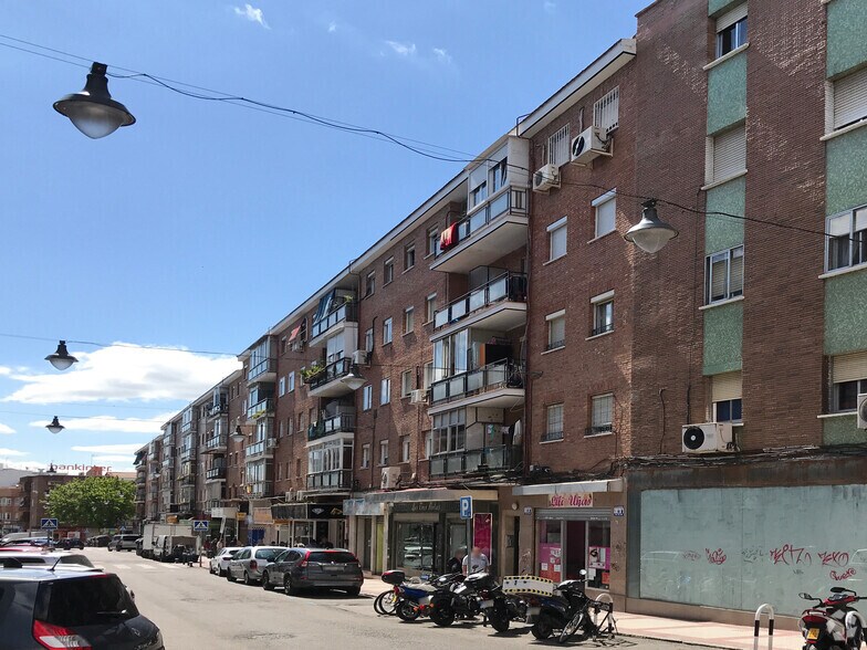 Calle Constitución, 39, Alcobendas, Madrid for lease - Building Photo - Image 2 of 2