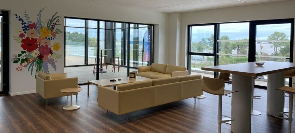 10 Rue Thomas Edison, Pessac for lease - Building Photo - Image 3 of 16