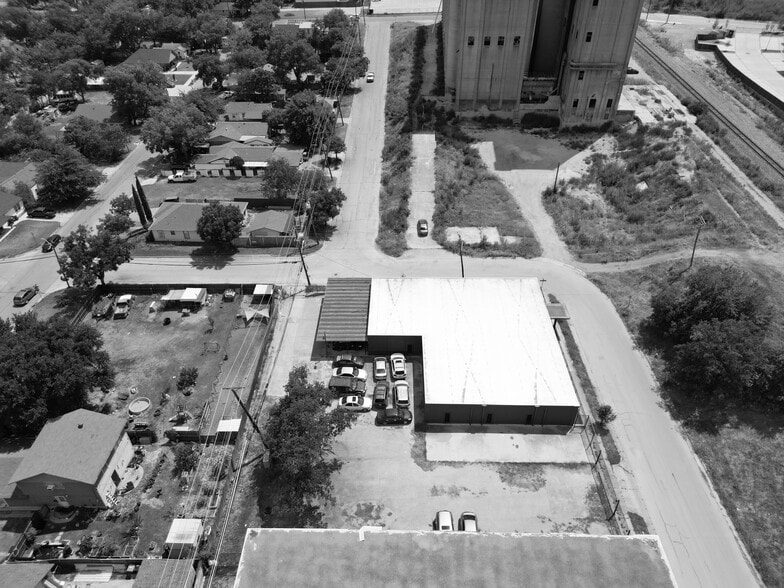3641 Alice St, Fort Worth, TX for lease - Building Photo - Image 3 of 6