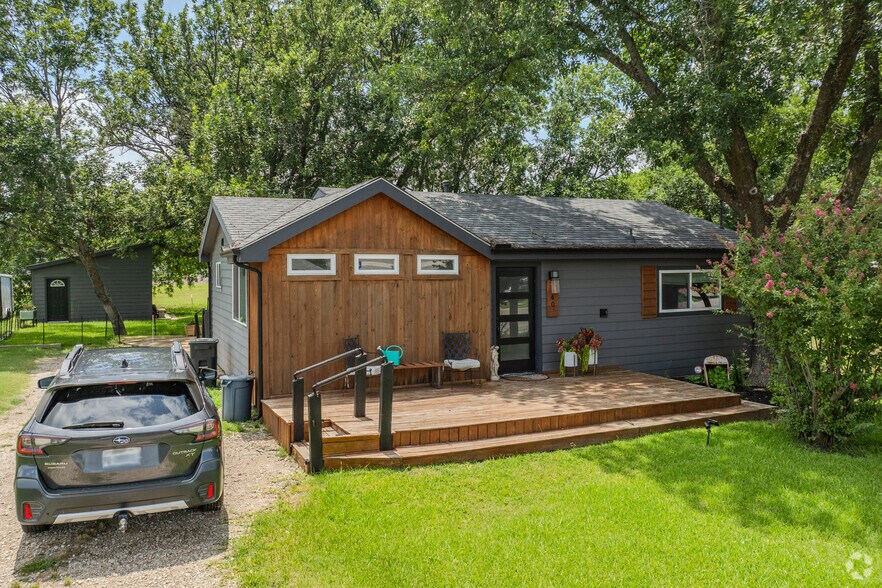 407 E Broad St, Forney, TX for lease - Primary Photo - Image 1 of 30