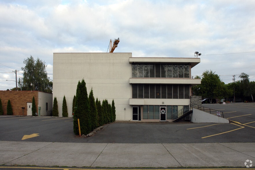 780 SE Commercial St, Salem, OR for lease - Building Photo - Image 3 of 10