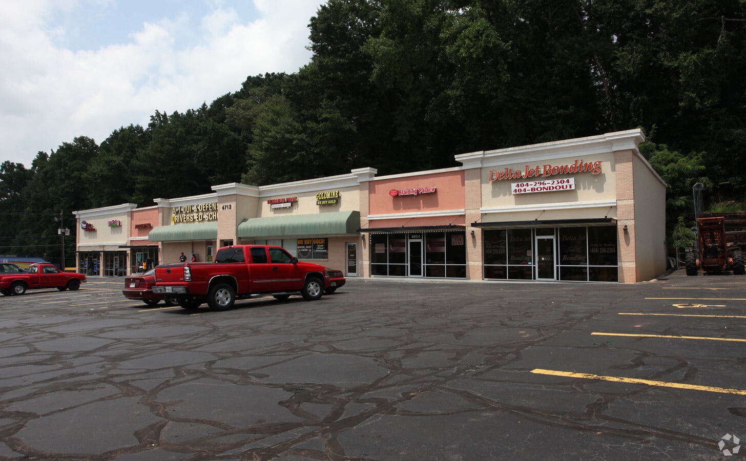 4712 Memorial Dr, Decatur, GA 30032