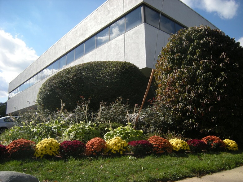 90 Millburn Ave, Millburn, NJ for lease - Building Photo - Image 3 of 4