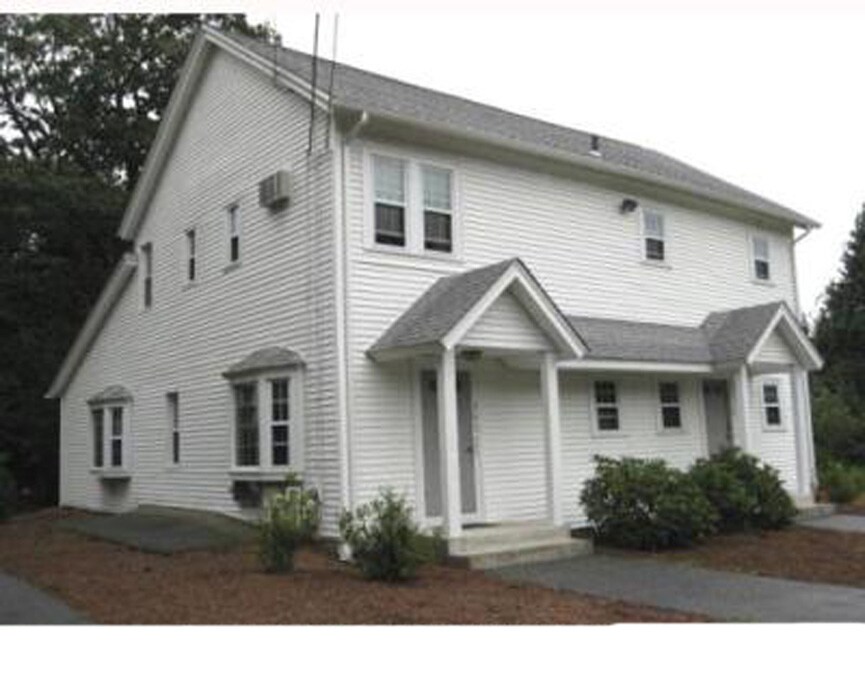 112 Wilbur Ave, Cranston, RI for sale Primary Photo- Image 1 of 1