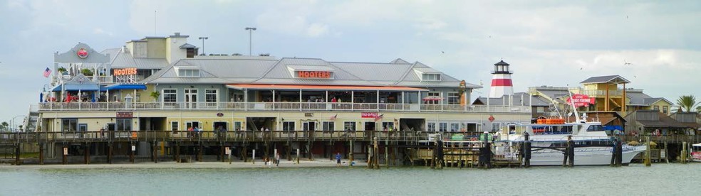 176 Boardwalk Pl, Madeira Beach, FL for sale - Primary Photo - Image 1 of 1