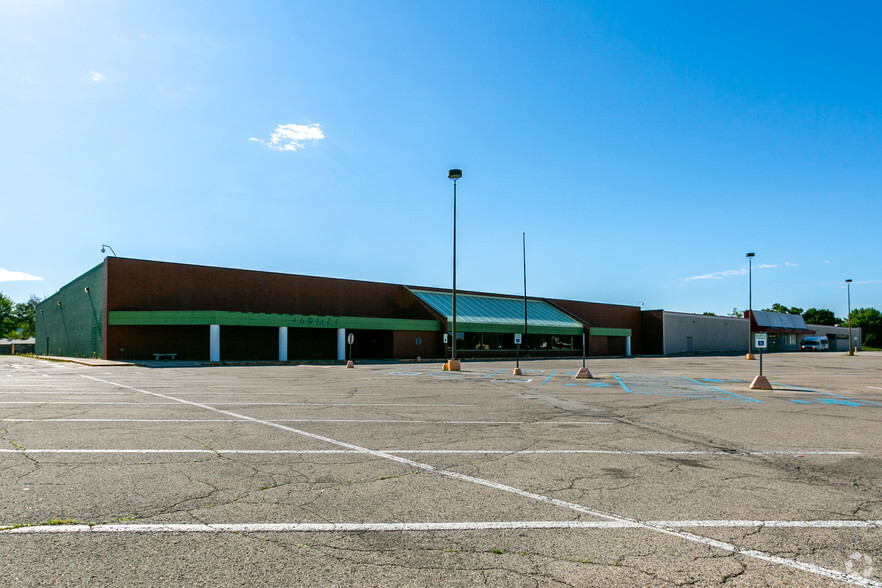 2828 Broadway St, Anderson, IN for sale - Primary Photo - Image 1 of 1