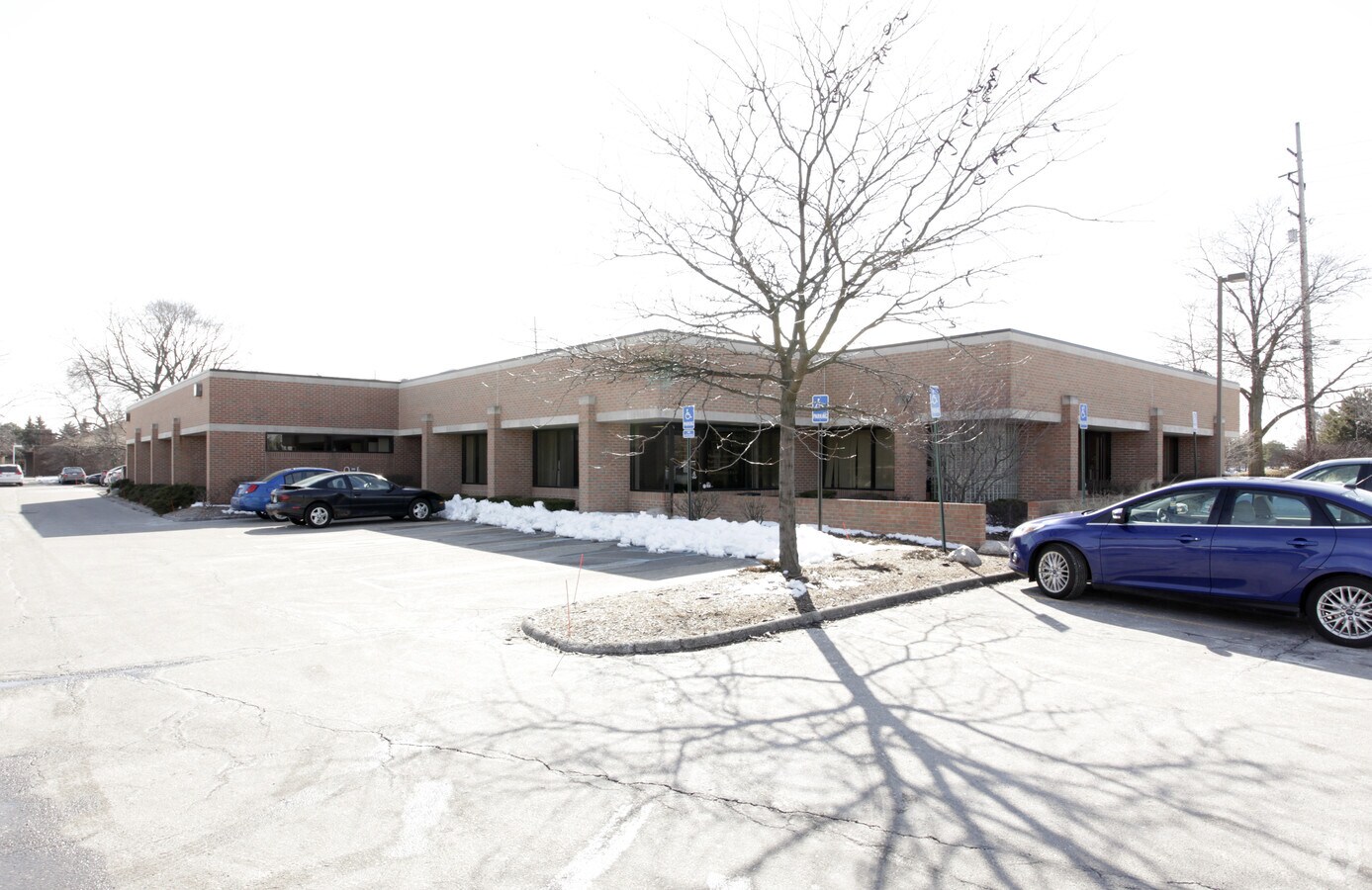 17800 Newburgh Rd, Livonia, MI 48152