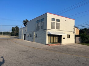 2400 Miracle Ln, Mishawaka, IN for lease Building Photo- Image 1 of 3
