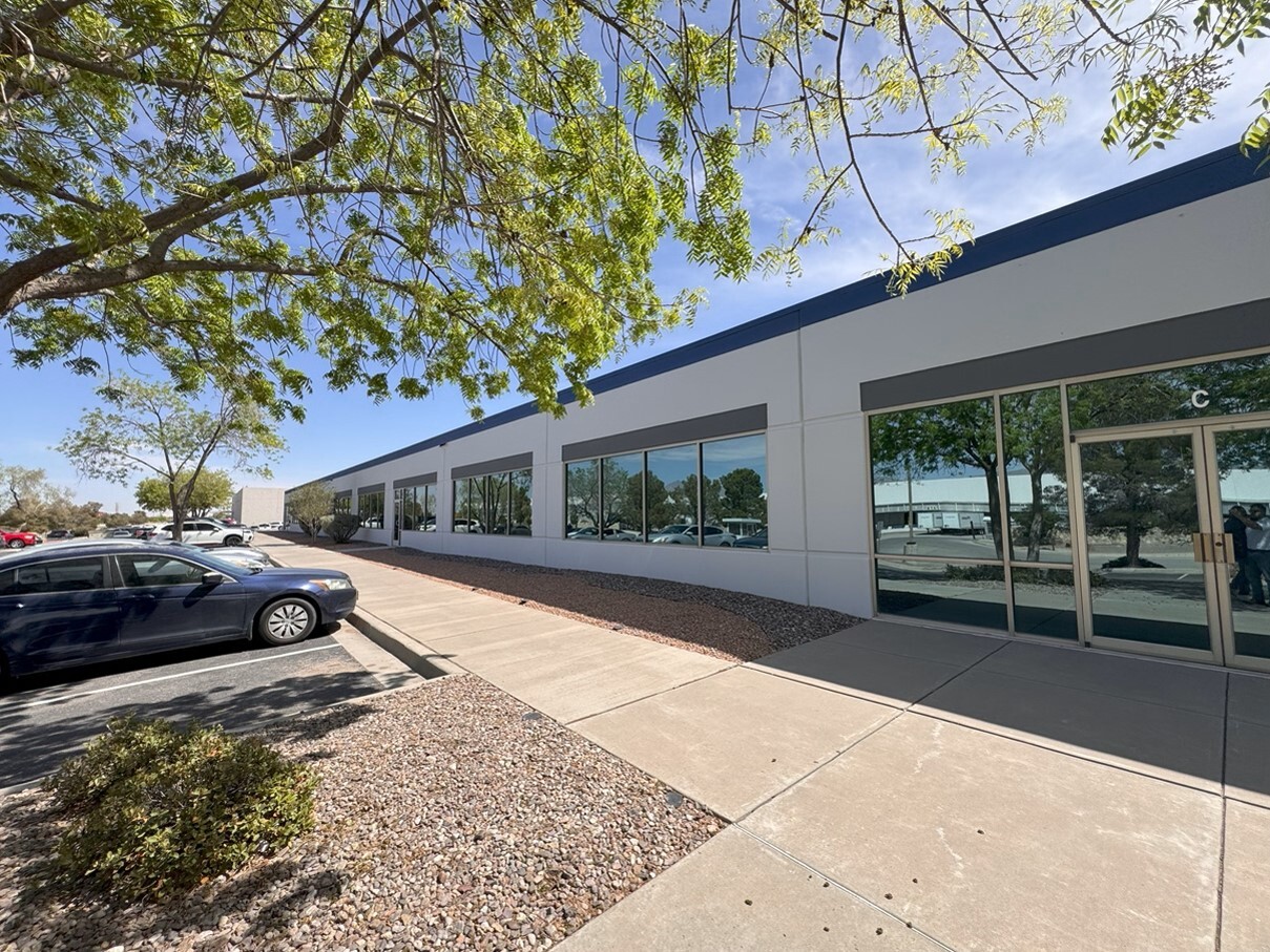 32 Celerity Wagon St, El Paso, TX for lease Building Photo- Image 1 of 20