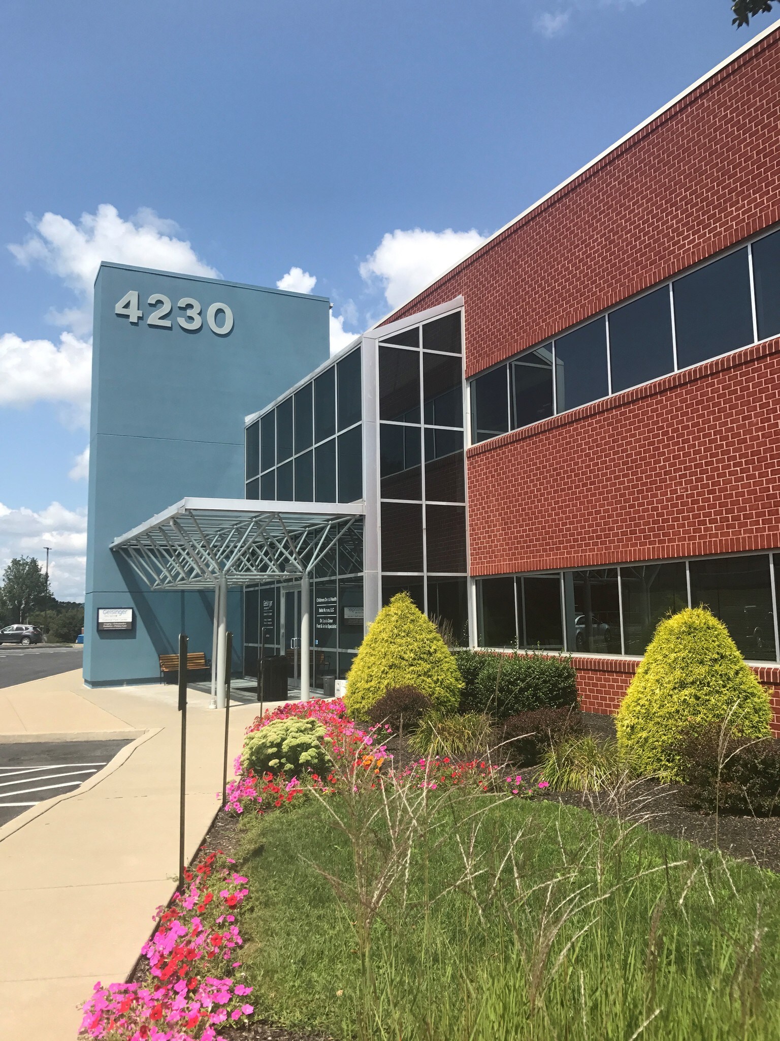 4230 Crums Mill Rd, Harrisburg, PA 17112