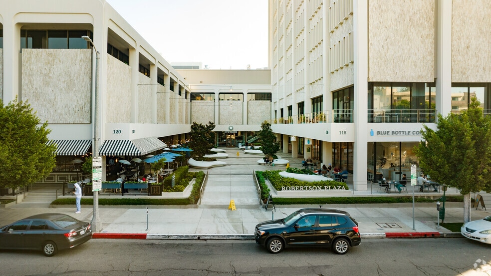 116-120 N Robertson Blvd, West Hollywood, CA for lease - Building Photo - Image 2 of 7