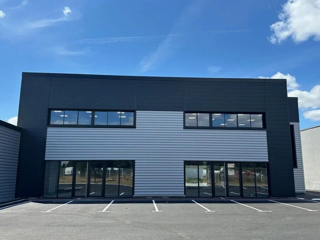 Location Commerce 381 m² - Photo 1
