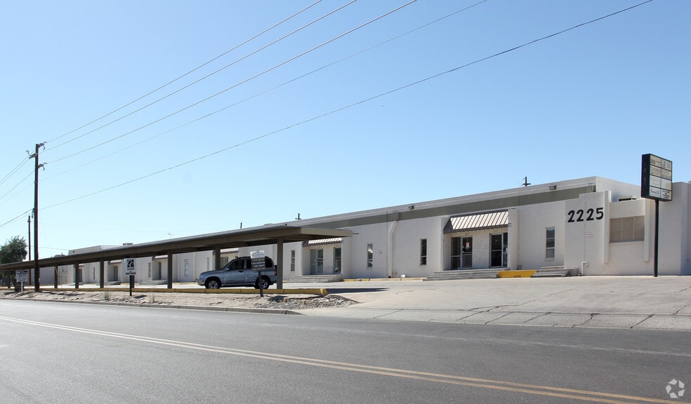 2225 W Mountain View Rd, Phoenix, AZ for lease - Building Photo - Image 2 of 6