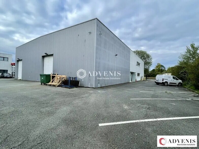 Flex in Le Haillan for lease - Building Photo - Image 1 of 12