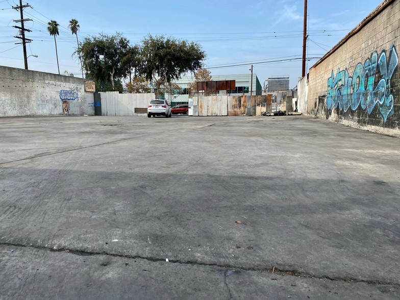 5862 Hooper Ave, Los Angeles, CA for sale - Building Photo - Image 1 of 1