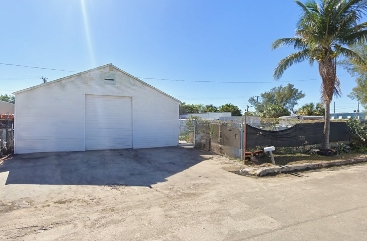 928 28th St, West Palm Beach, FL for lease Interior Photo- Image 1 of 1