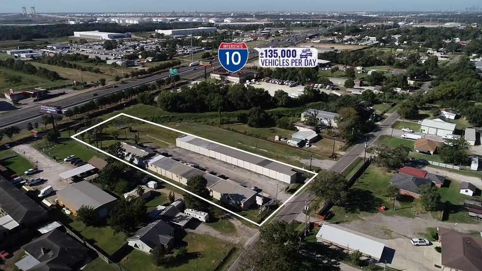 Channelview Self, RV & Boat Storage portfolio of 2 properties for sale on LoopNet.com - Building Photo - Image 2 of 11