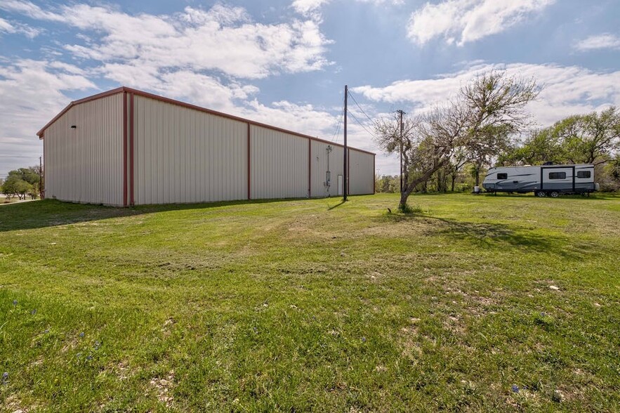 2520 Hunter Rd, San Marcos, TX for sale - Building Photo - Image 3 of 19