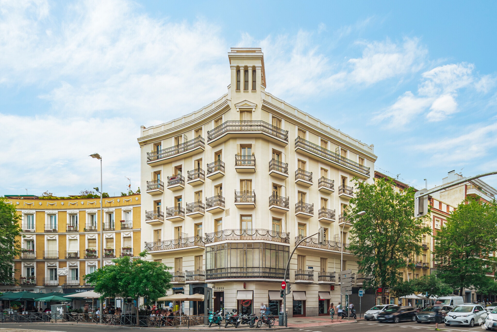  in Madrid, Madrid for sale Primary Photo- Image 1 of 1