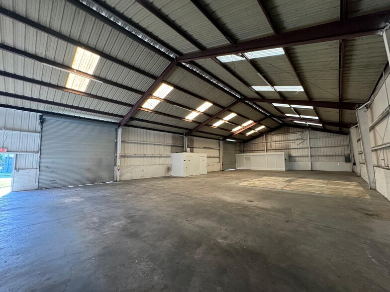 8420 Epicenter Blvd, Lakeland, FL for lease - Building Photo - Image 2 of 24