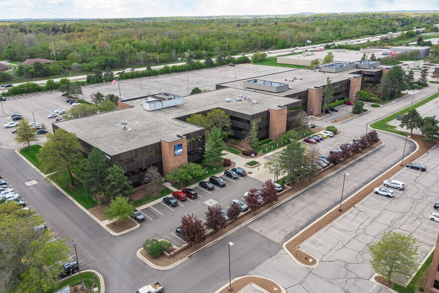 27555 Farmington Rd, Farmington Hills, MI for lease - Aerial - Image 1 of 17