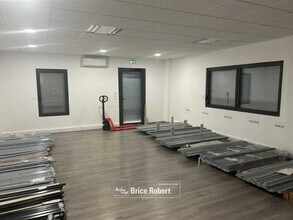 Flex in Chassieu for lease Interior Photo- Image 2 of 4