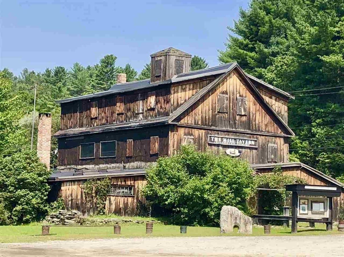 22422296 N Main St, Londonderry, VT 05148