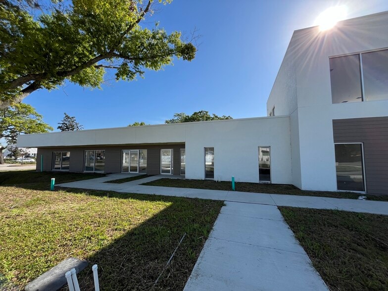 907 Person St, Kissimmee, FL for sale - Building Photo - Image 2 of 14