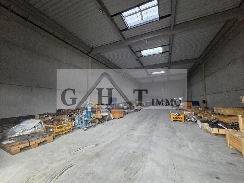 Industrial in Frépillon for lease - Interior Photo - Image 3 of 8