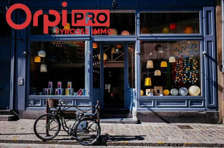 Retail in Saint-Vincent-de-Tyrosse for lease - Building Photo - Image 1 of 3