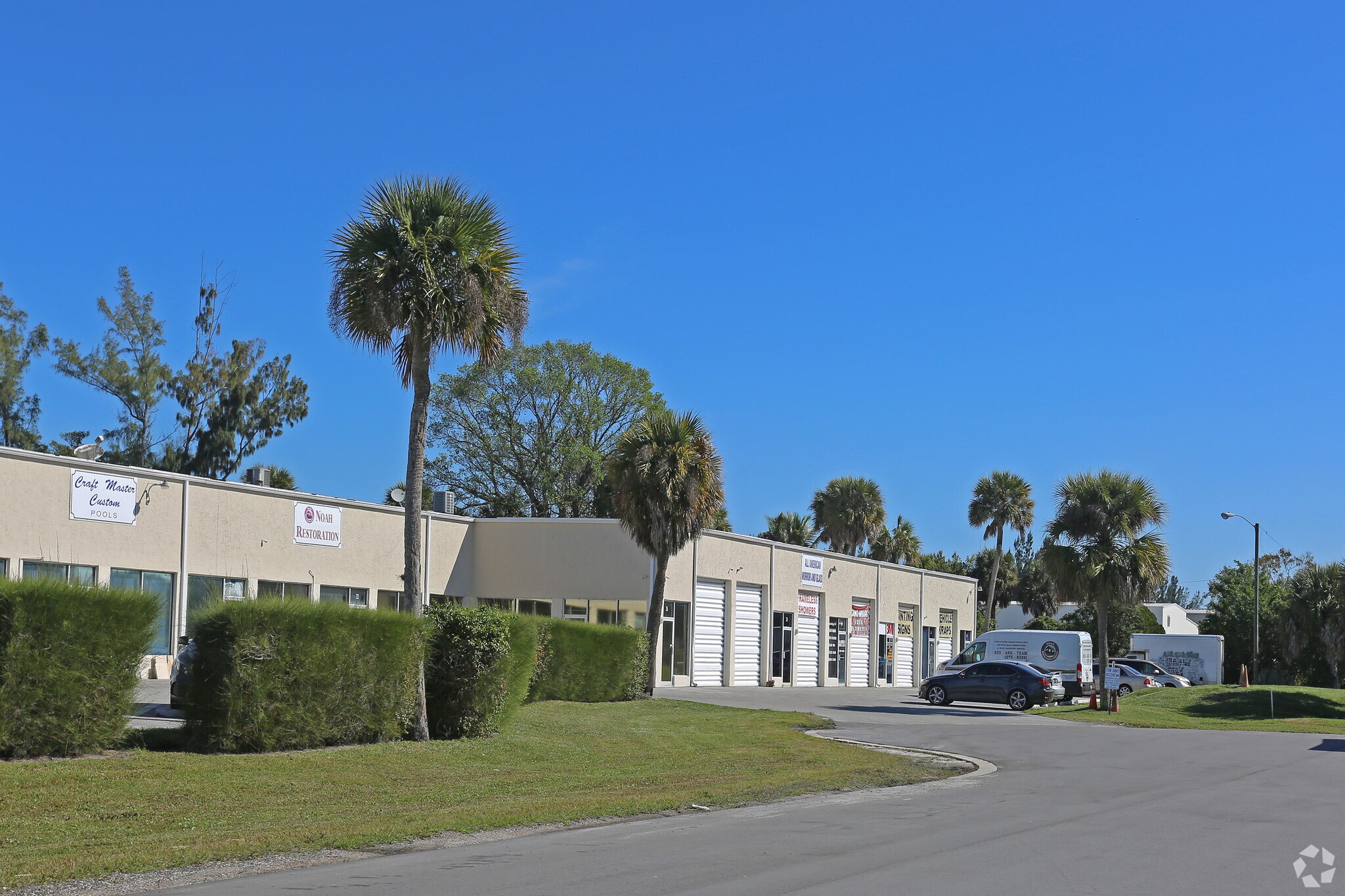 8233 Gator Ln, West Palm Beach, FL for lease Building Photo- Image 1 of 3