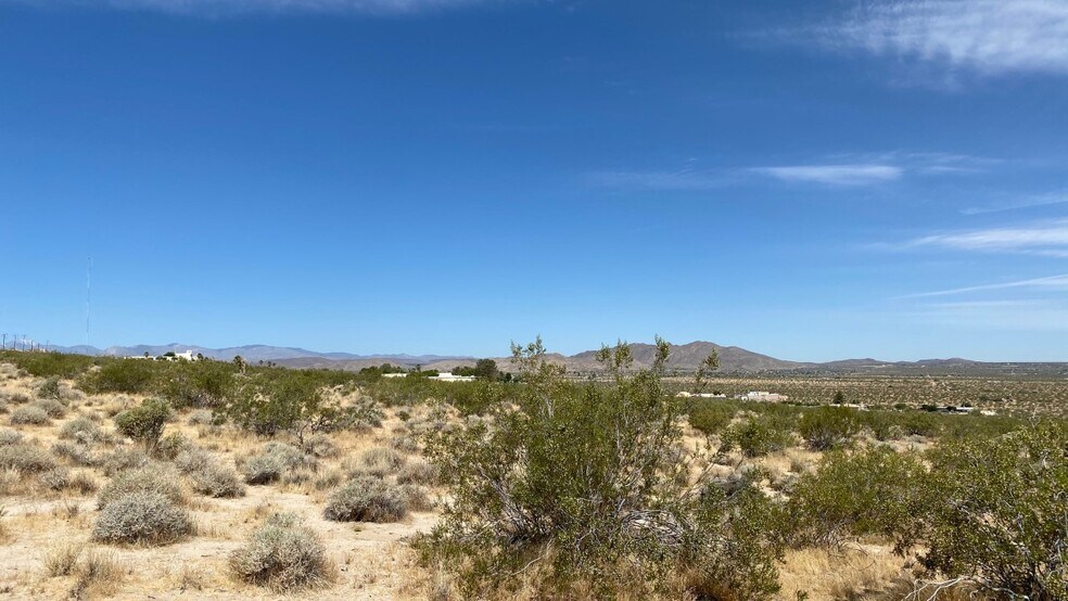 63760 Cottonwood Dr, Joshua Tree, CA for sale - Primary Photo - Image 1 of 1