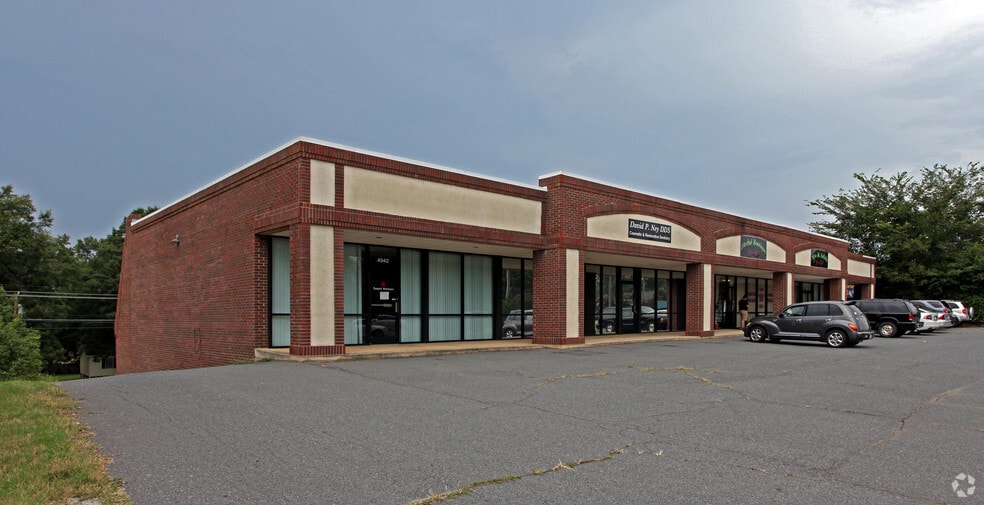 200-208 Morris Dr, Harrisburg, NC for lease - Building Photo - Image 3 of 5