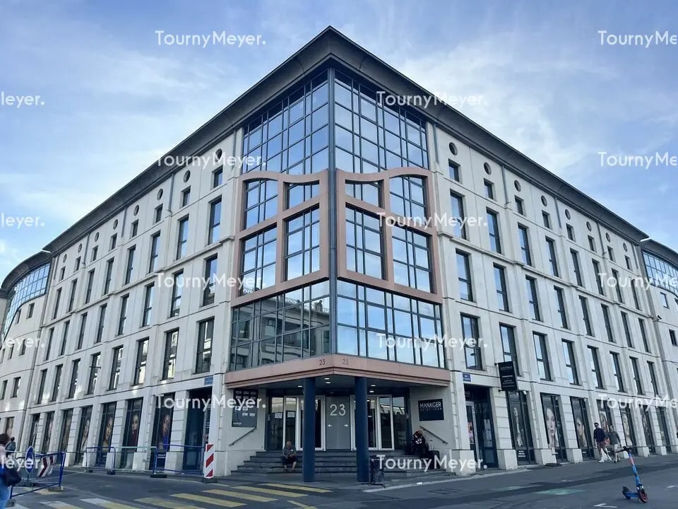 Office in Bordeaux for lease Building Photo- Image 1 of 5