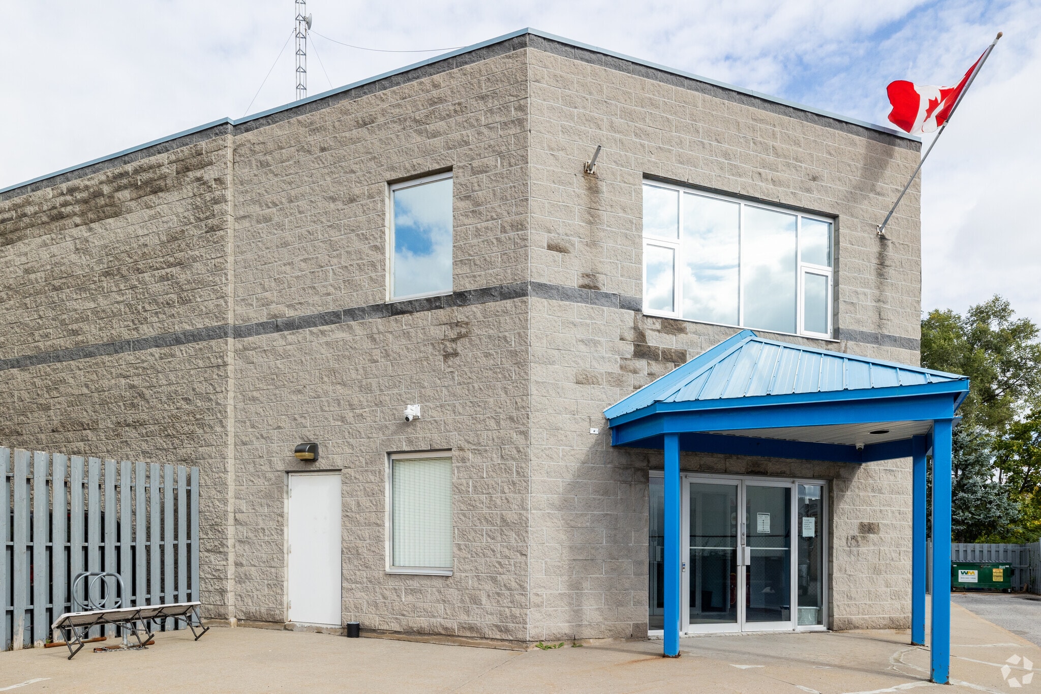 867 St. Laurent Blvd, Ottawa, ON for sale Building Photo- Image 1 of 5