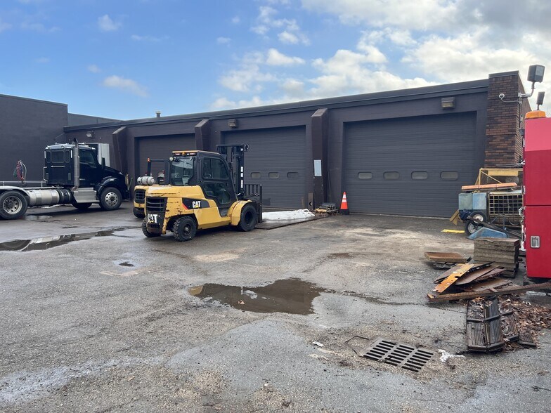 100 Stradtman St, Cheektowaga, NY for sale - Building Photo - Image 1 of 1