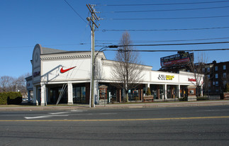 Retail Plaza at The Shops on Main - Drive Through Restaurant