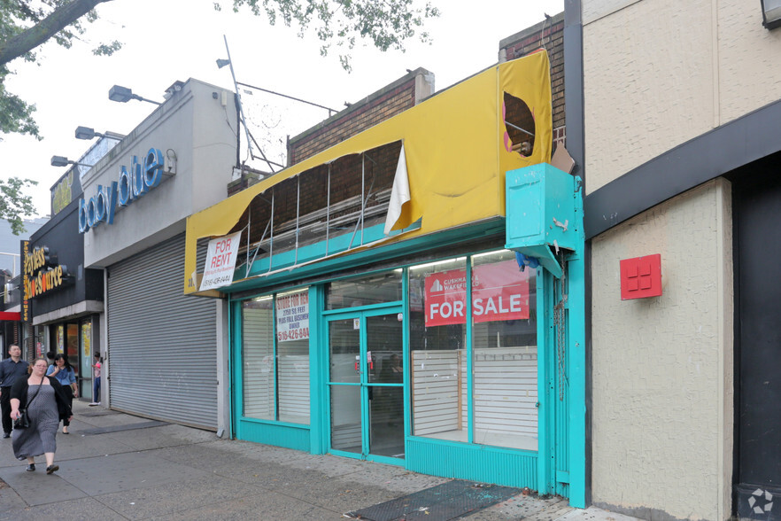 Retail in Astoria, NY for sale - Primary Photo - Image 1 of 1