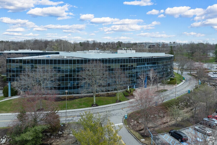 4 Manhattanville Rd, Purchase, NY for lease - Primary Photo - Image 1 of 19